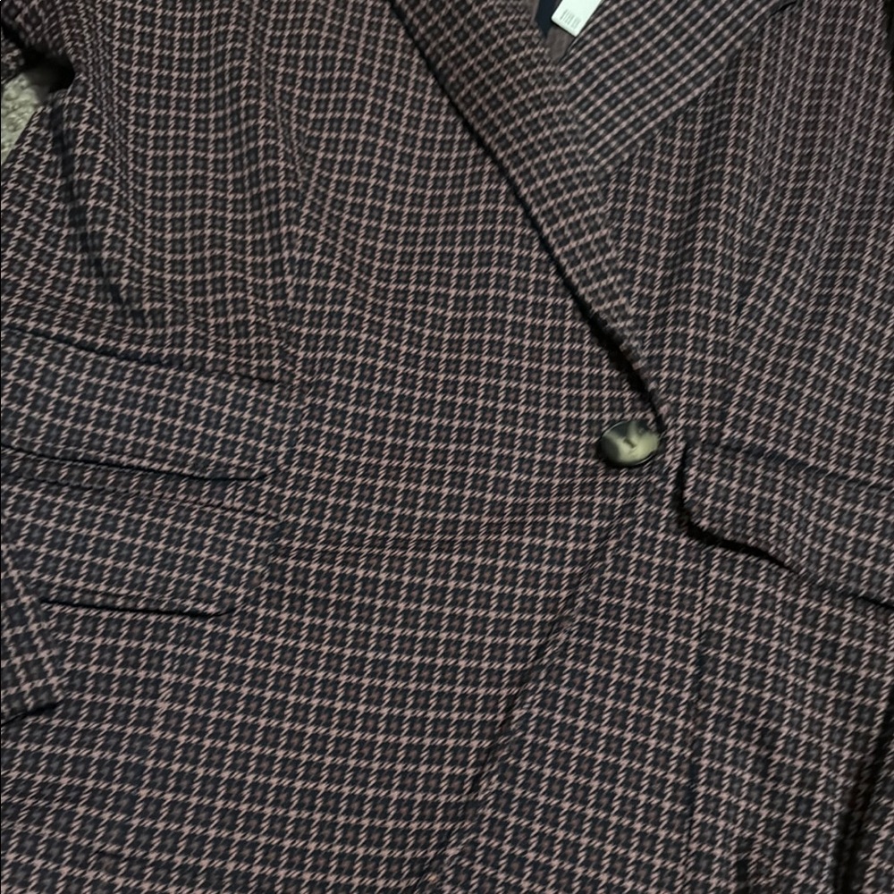 Women's Black and Pink Plaid Jacket‎ - Picture 3 of 6